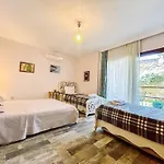 Niluefer Butik (adults Only) Айвалык